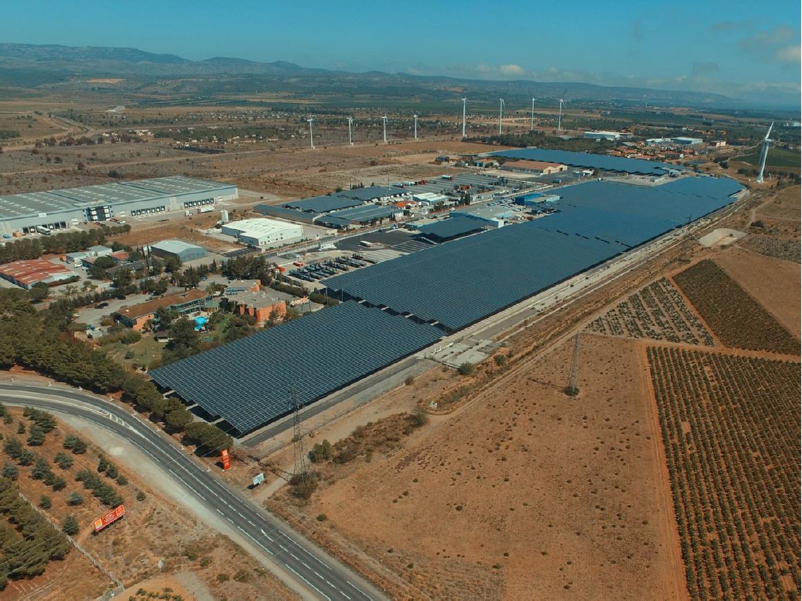 ombrières photovoltaîques rivesaltes parc de stockage véhicules