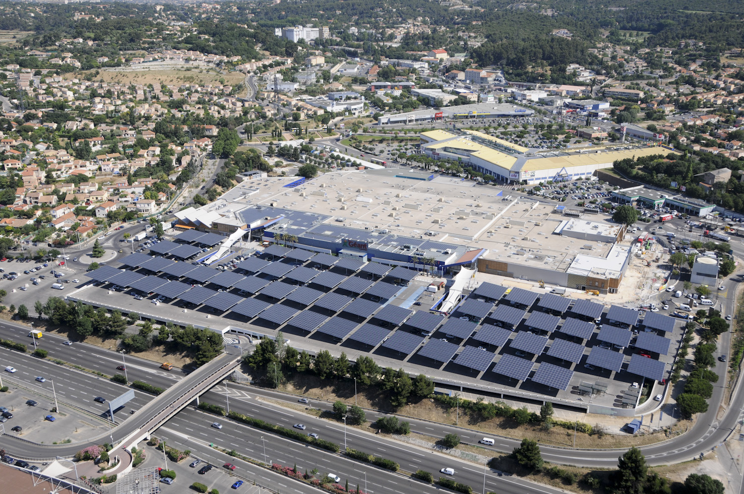 ombrières photovoltaîques marseille casino parking