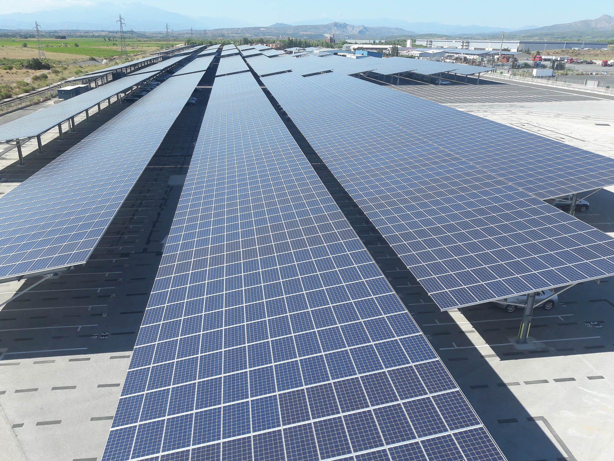 ombrières photovoltaïques rivesaltes parc de stockage véhicules