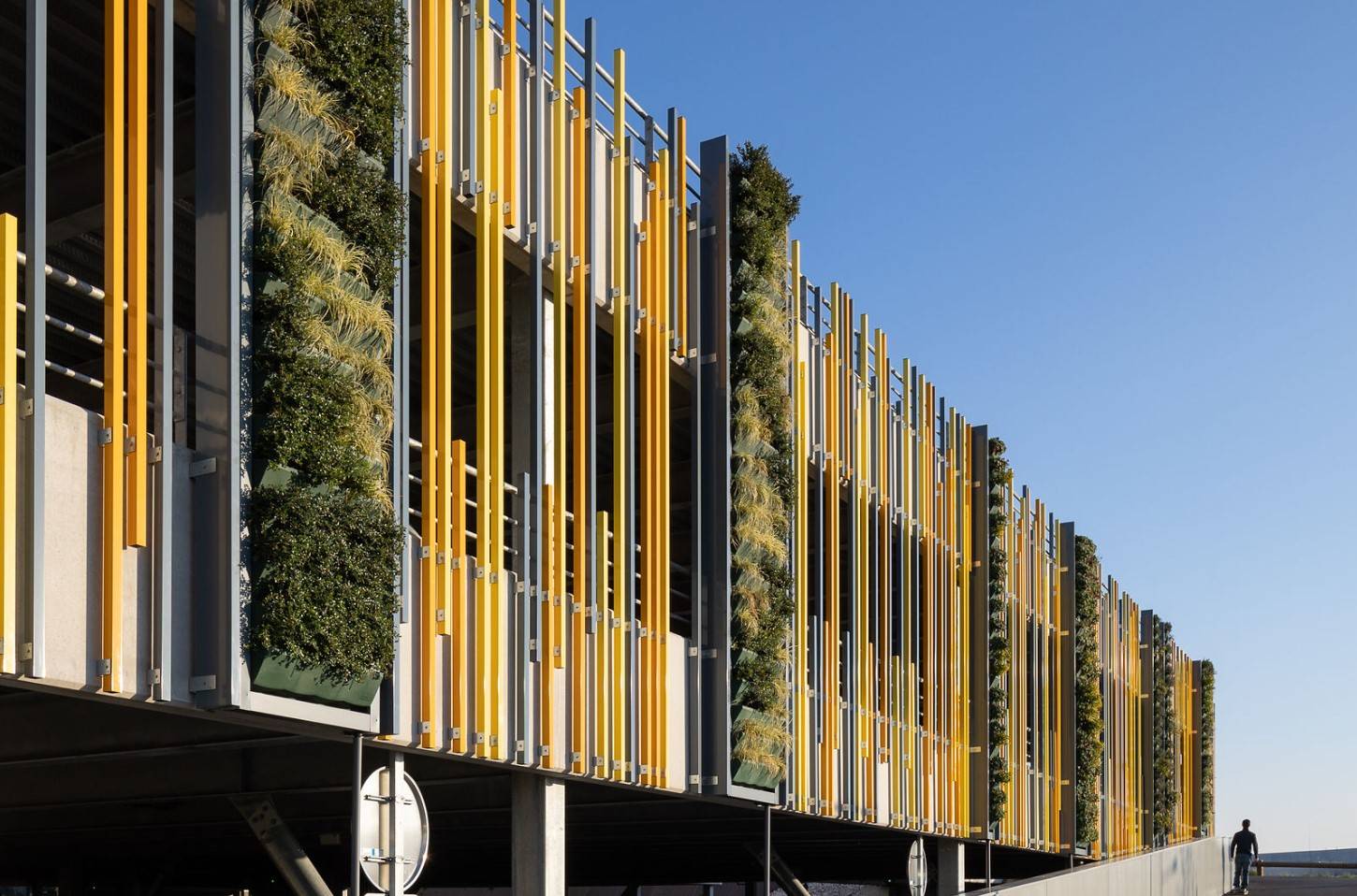 Façade végétalisée Parking aérien établissement de sante pole cancérologie Annecy genevois change