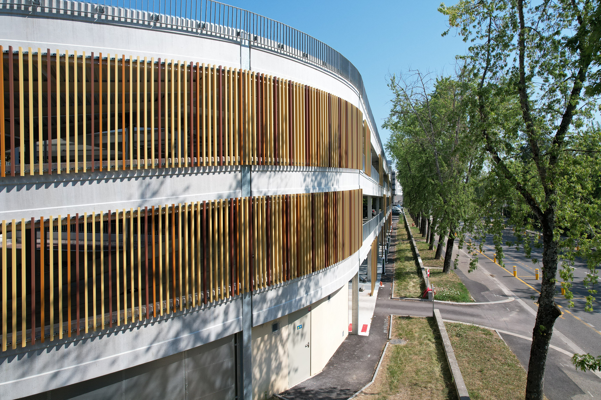 Façade ventelles parking Parking parc des sports ville d'Annecy