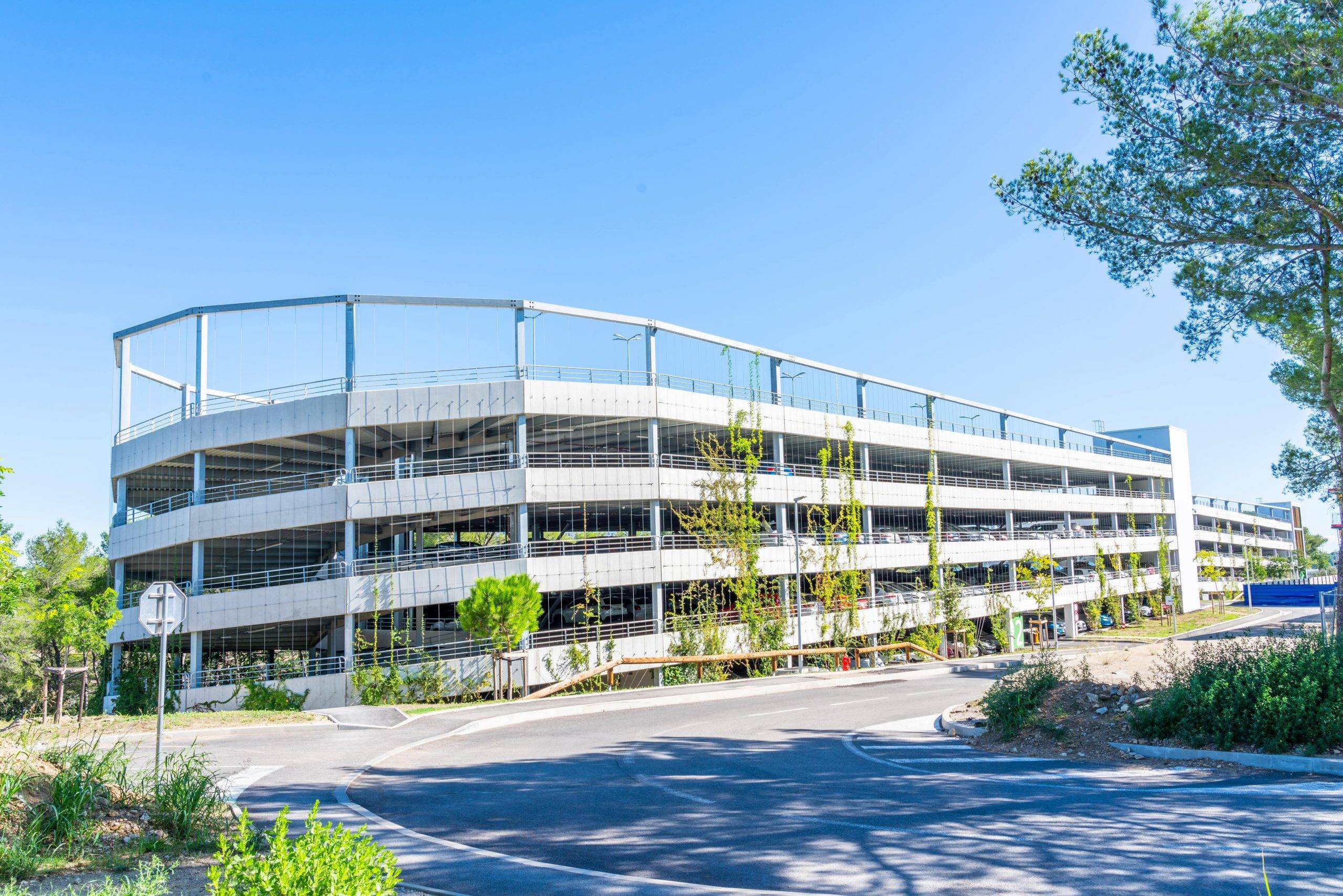 parkings CHU nimes - ouvrage en superstructure