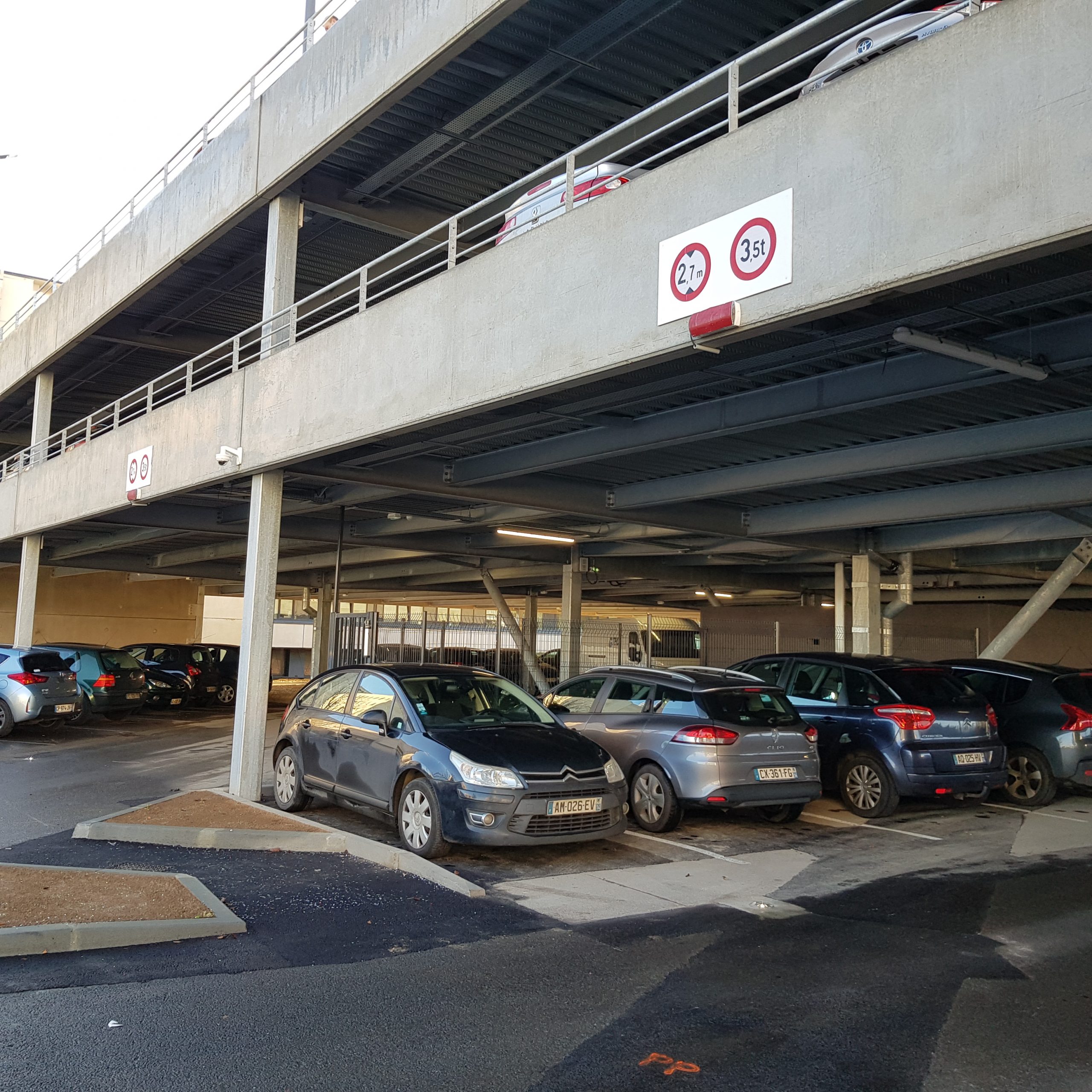 Parking Centre François Baclesse poutre béton