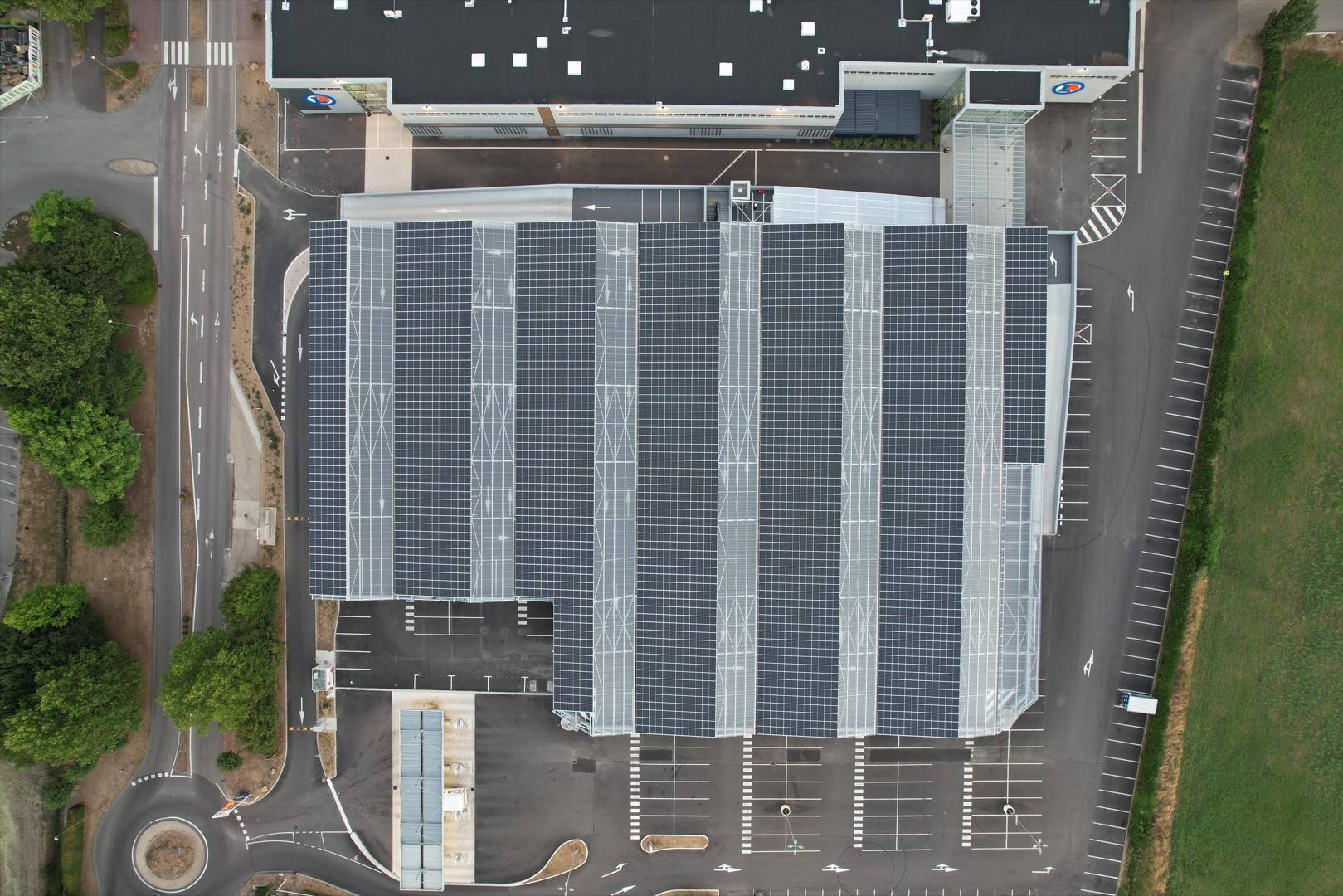 Parking silo E.Leclerc Incarville grande distribution ombrières photovoltaïques