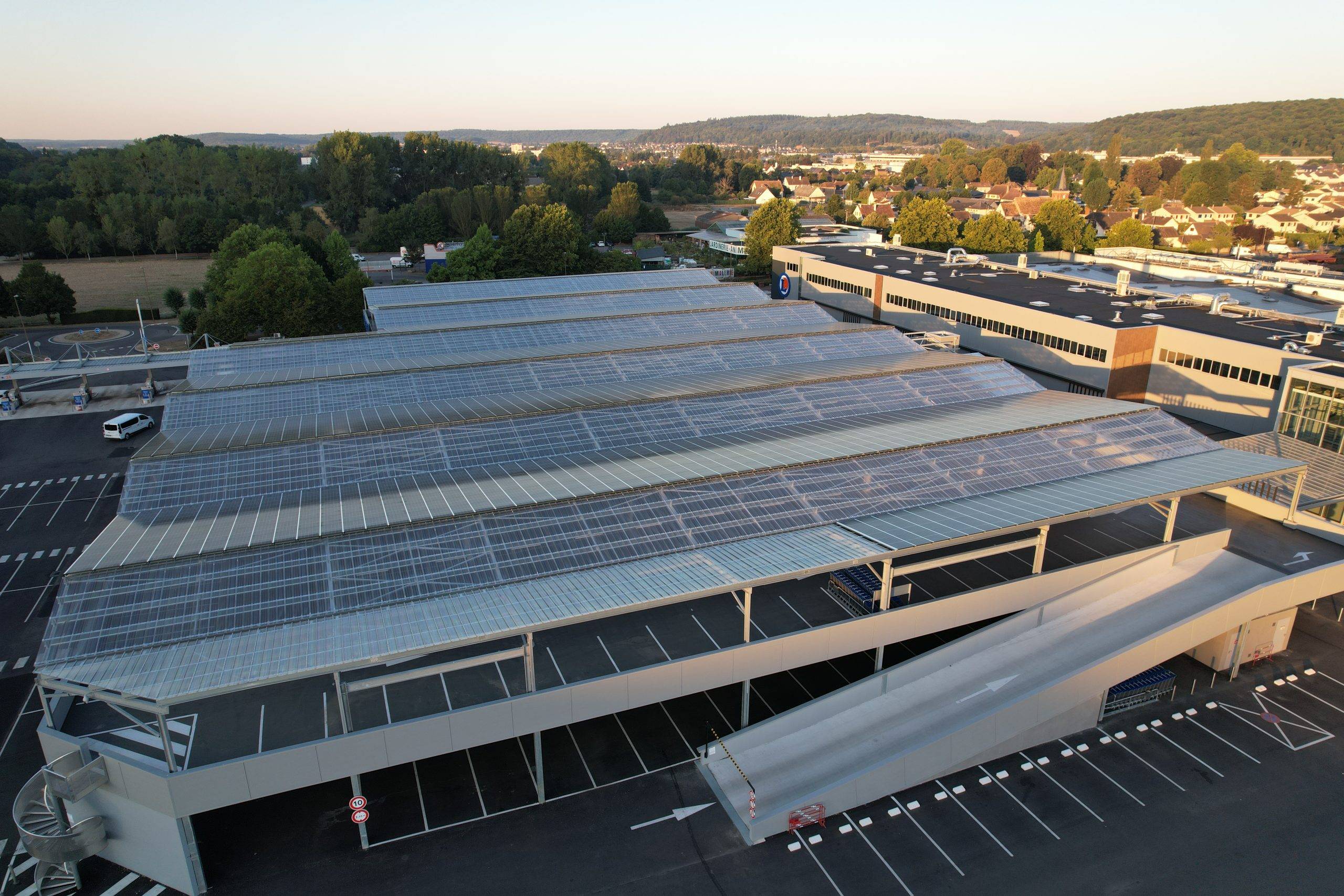 A hypermarket parking lot 100% solar - E.Leclerc, Carcassone