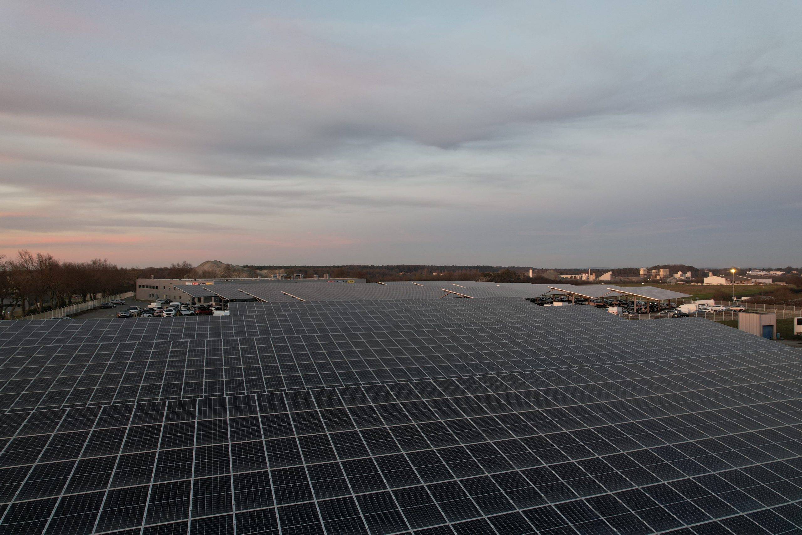 Couverture photovoltaïque ombrières