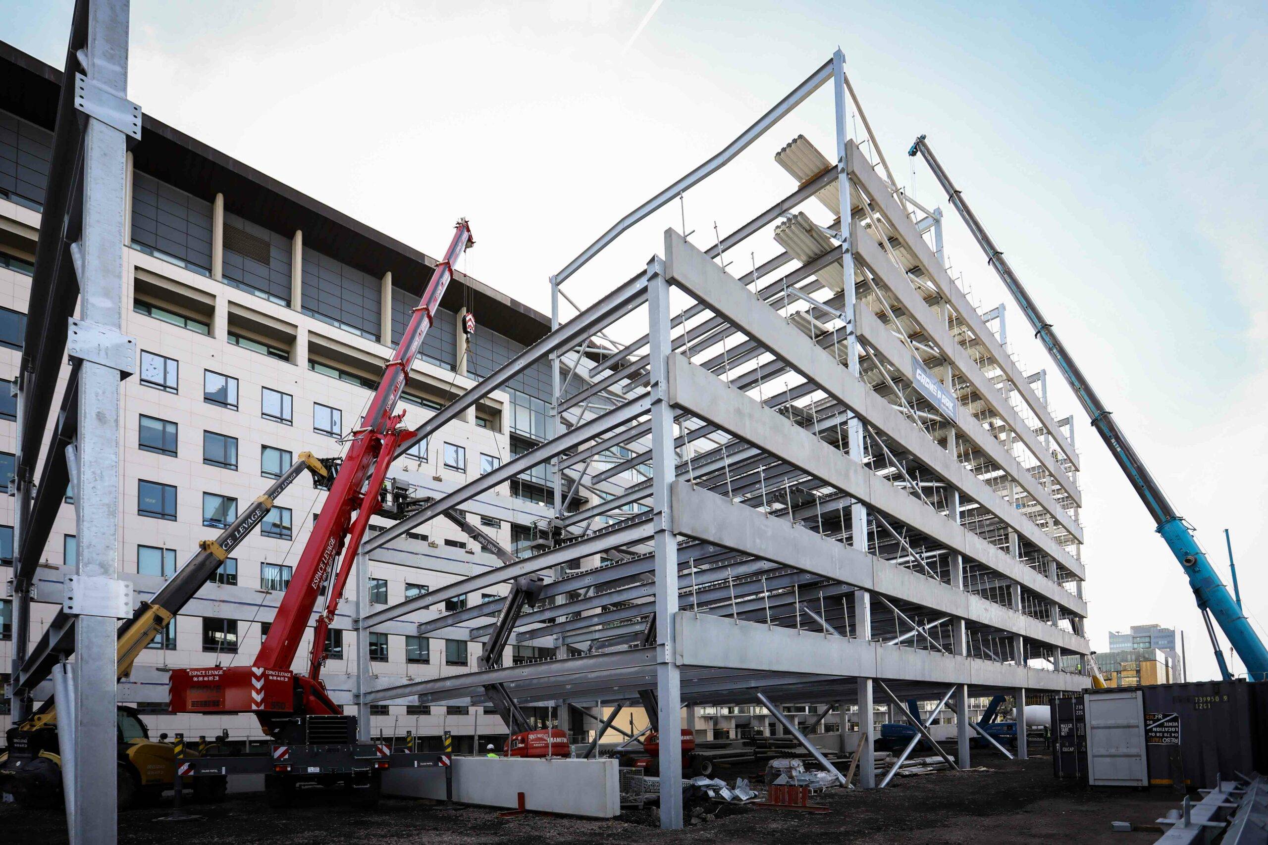 Parking silo en cours de montage